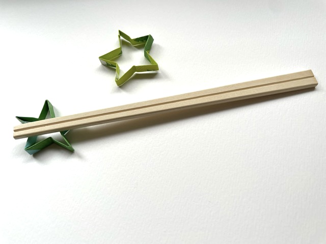 割り箸の箸袋で作った星形の箸置き